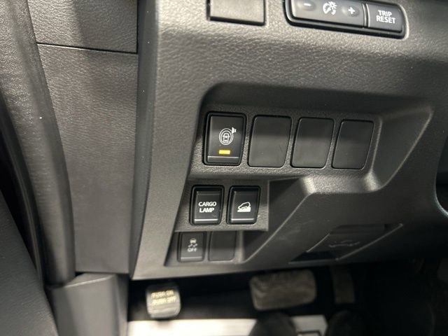 Used 2025 Nissan Frontier SV image 26