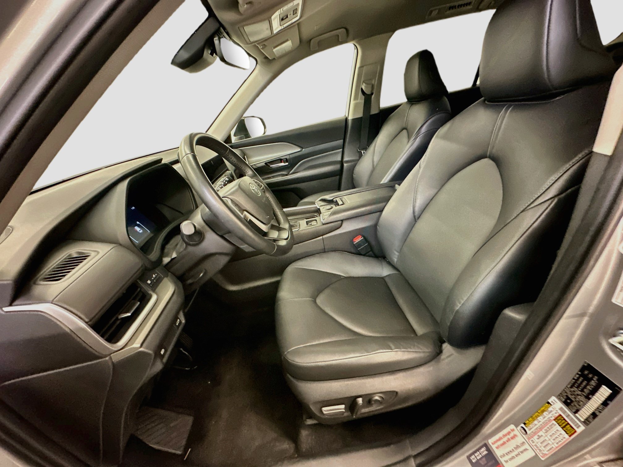 Used 2025 Toyota Grand Highlander AWD image 13
