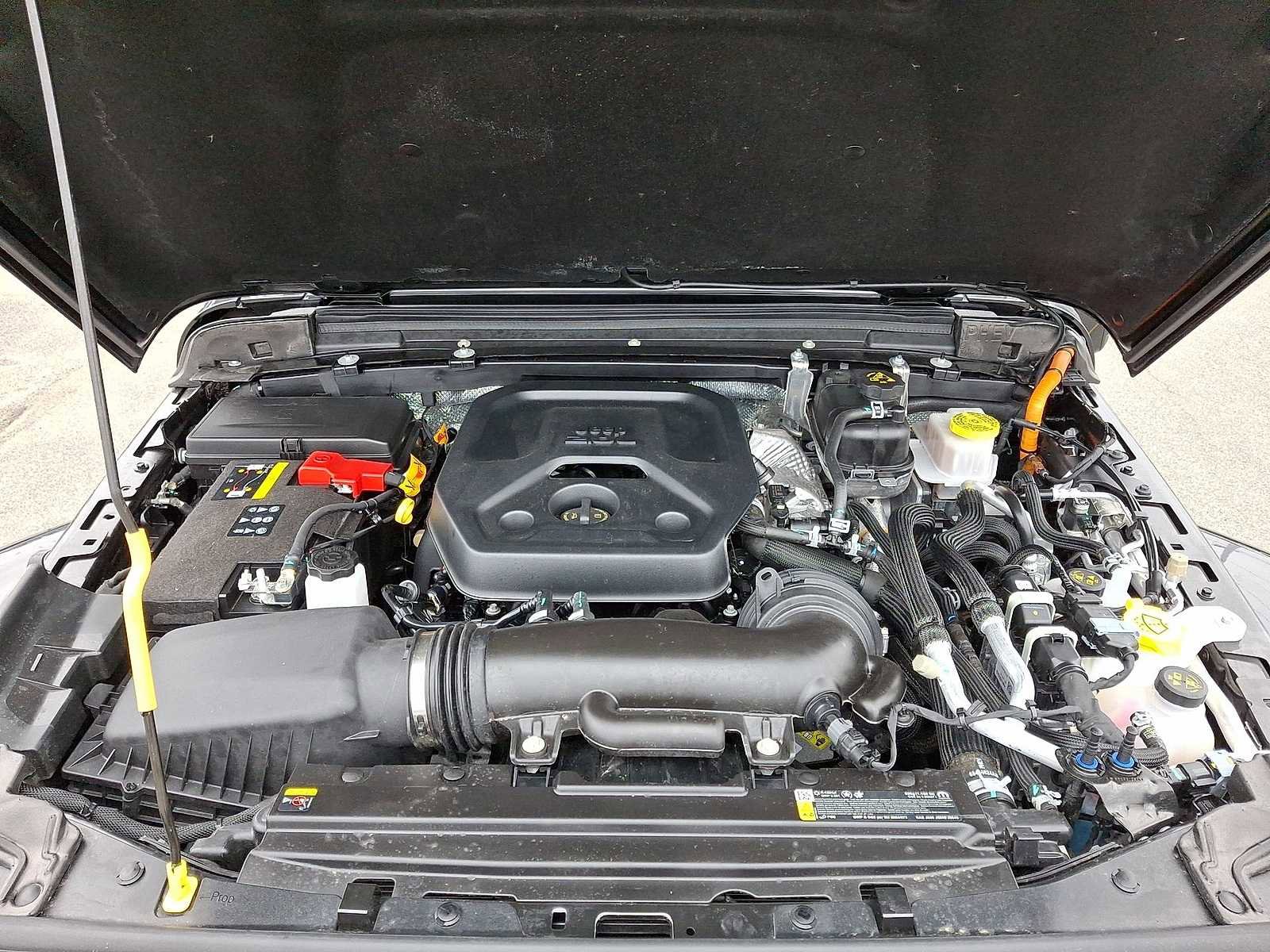 Used 2025 Jeep Wrangler Sahara image 34