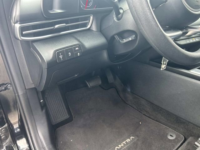 Certified 2023 Hyundai Elantra SE w/ Cargo Package image 20