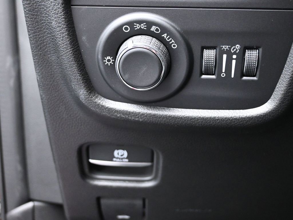 New 2025 Jeep Grand Cherokee L Laredo w/ Luxury Tech Group I image 12