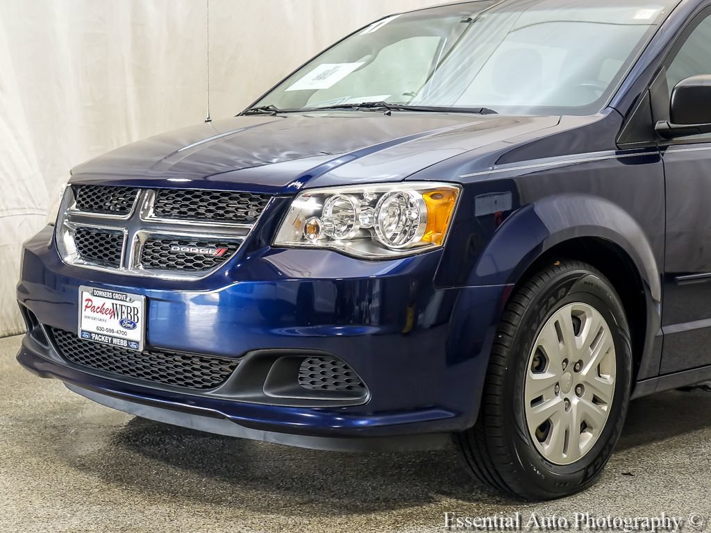 Used 2017 Dodge Grand Caravan SE FWD image 3