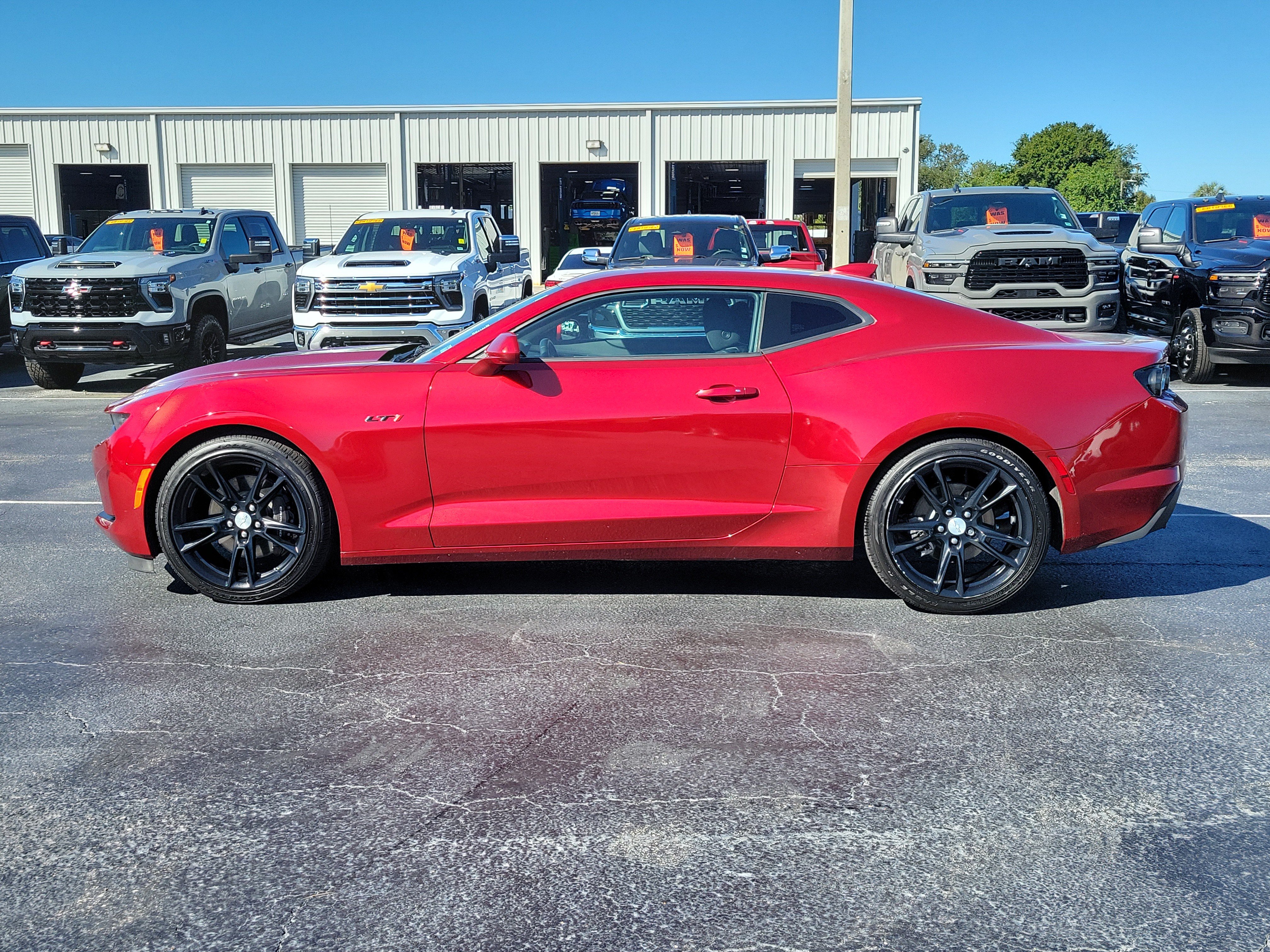 Used 2023 Chevrolet Camaro LT w/ Technology Package RWD image 7