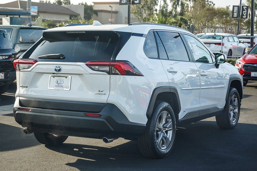 Used 2024 Toyota RAV4 LE AWD/4WD image 5