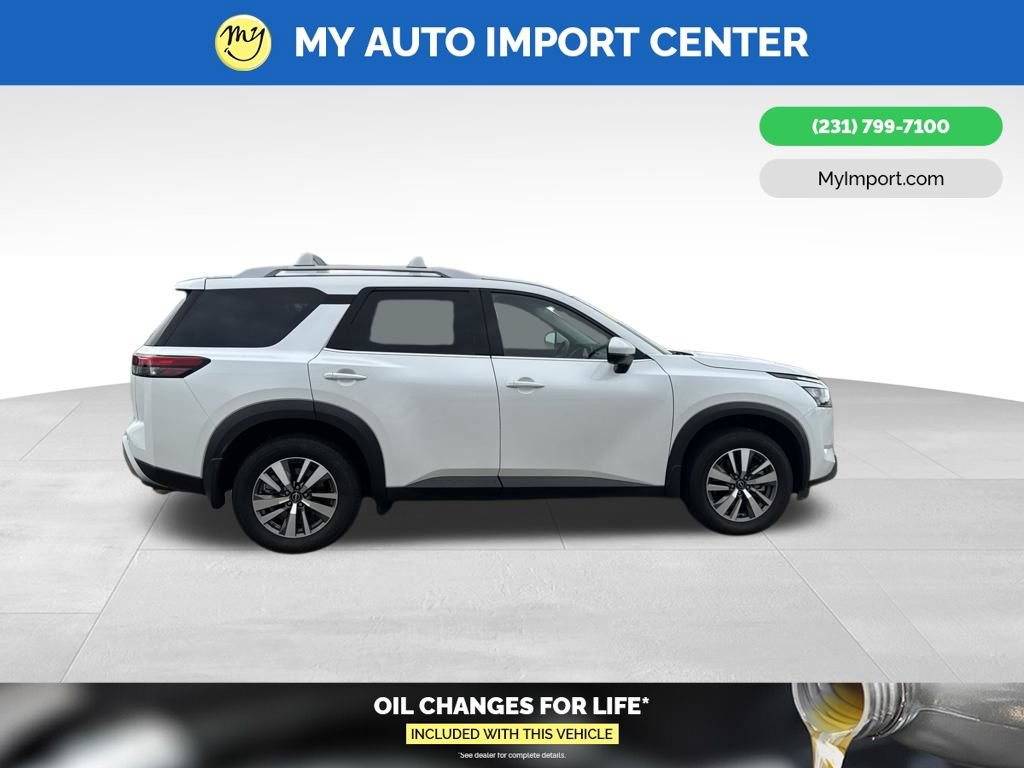 Used 2025 Nissan Pathfinder SL AWD/4WD image 8