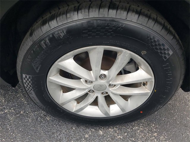 Used 2017 Kia Sorento LX image 5