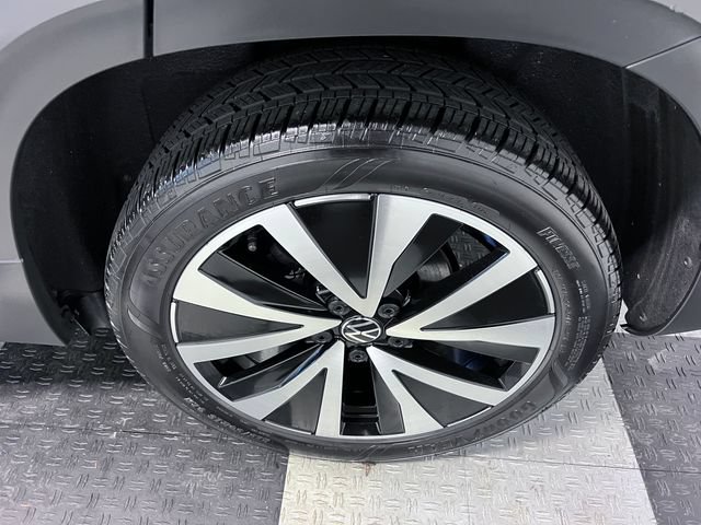Certified 2024 Volkswagen Taos SE FWD image 15