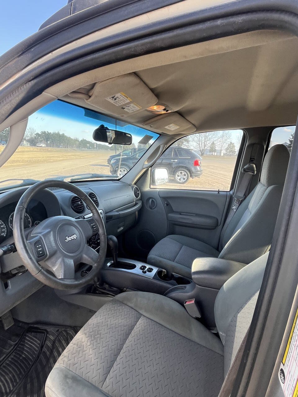 Used 2006 Jeep Liberty Renegade AWD/4WD image 5