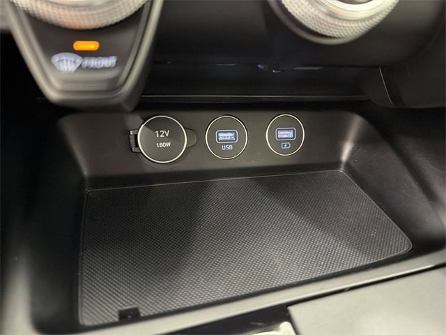 Used 2023 Genesis G70 2.0T image 27