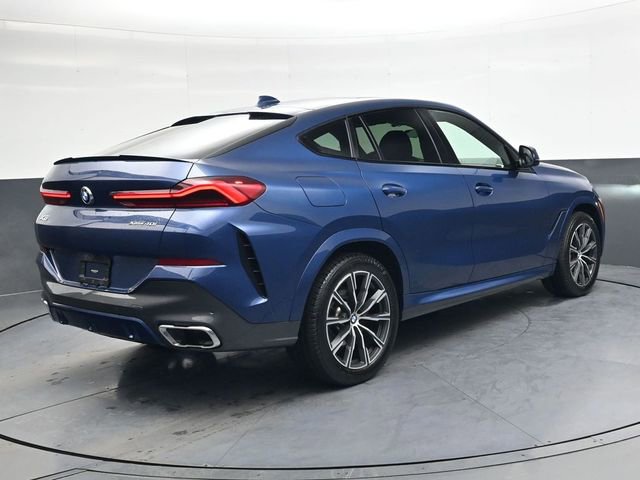Used 2022 BMW X6 xDrive40i w/ M Sport Package image 4
