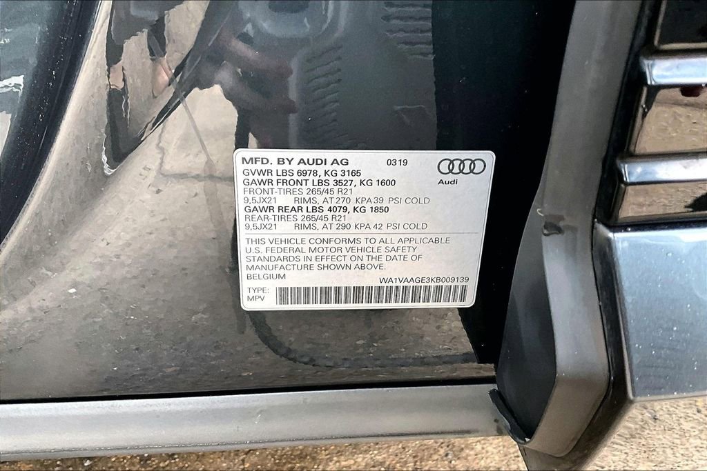 Used 2019 Audi e-tron Prestige w/ Prestige Package AWD/4WD image 34