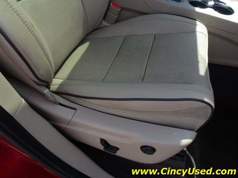 Used 2011 Jeep Grand Cherokee Overland AWD/4WD image 32