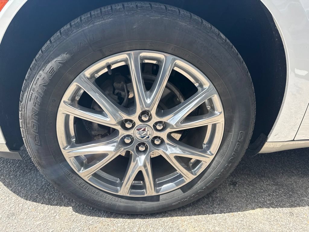 Used 2023 Buick Enclave Essence w/ Experience Buick Package FWD image 9