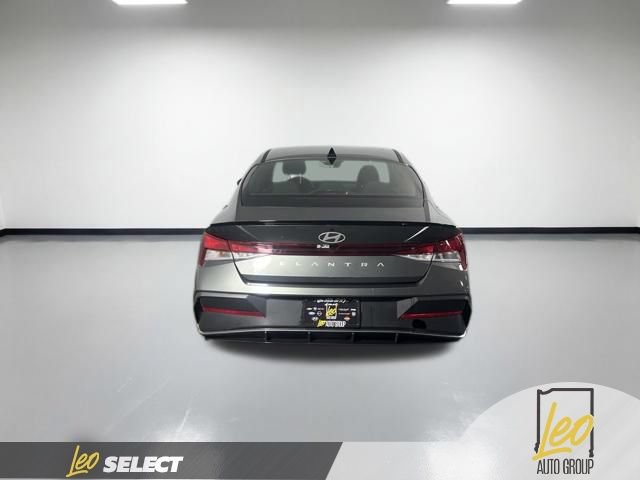 Used 2025 Hyundai Elantra Sport FWD image 6