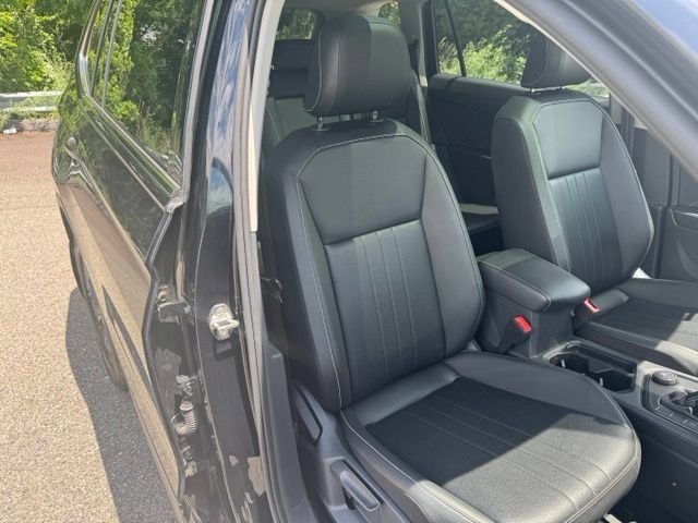 Used 2024 Volkswagen Tiguan SE AWD/4WD image 15