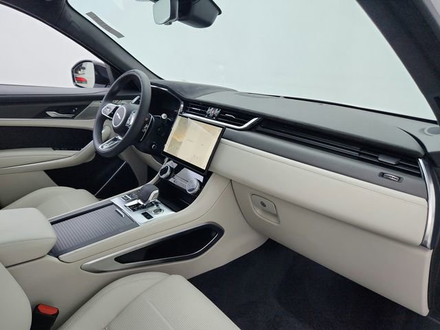 Certified 2026 Jaguar F-PACE SVR image 21