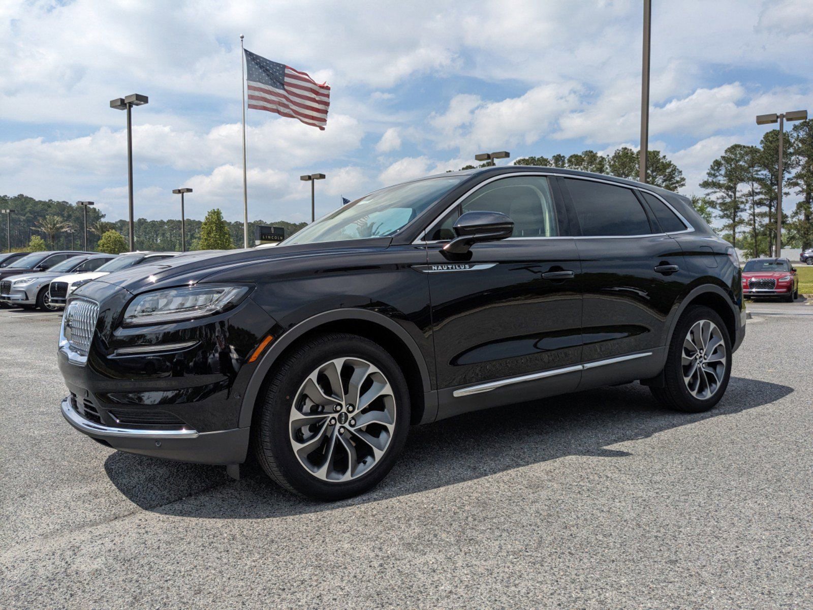 Certified 2023 Lincoln Nautilus Reserve w/ Equipment Group 201A image 11