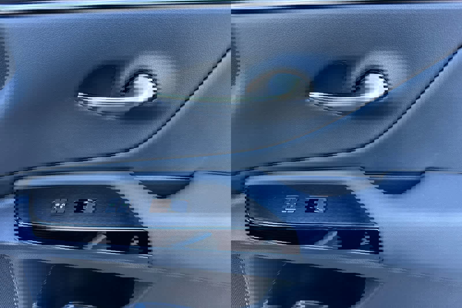 Used 2025 Lexus ES 350 w/ Premium Package image 18