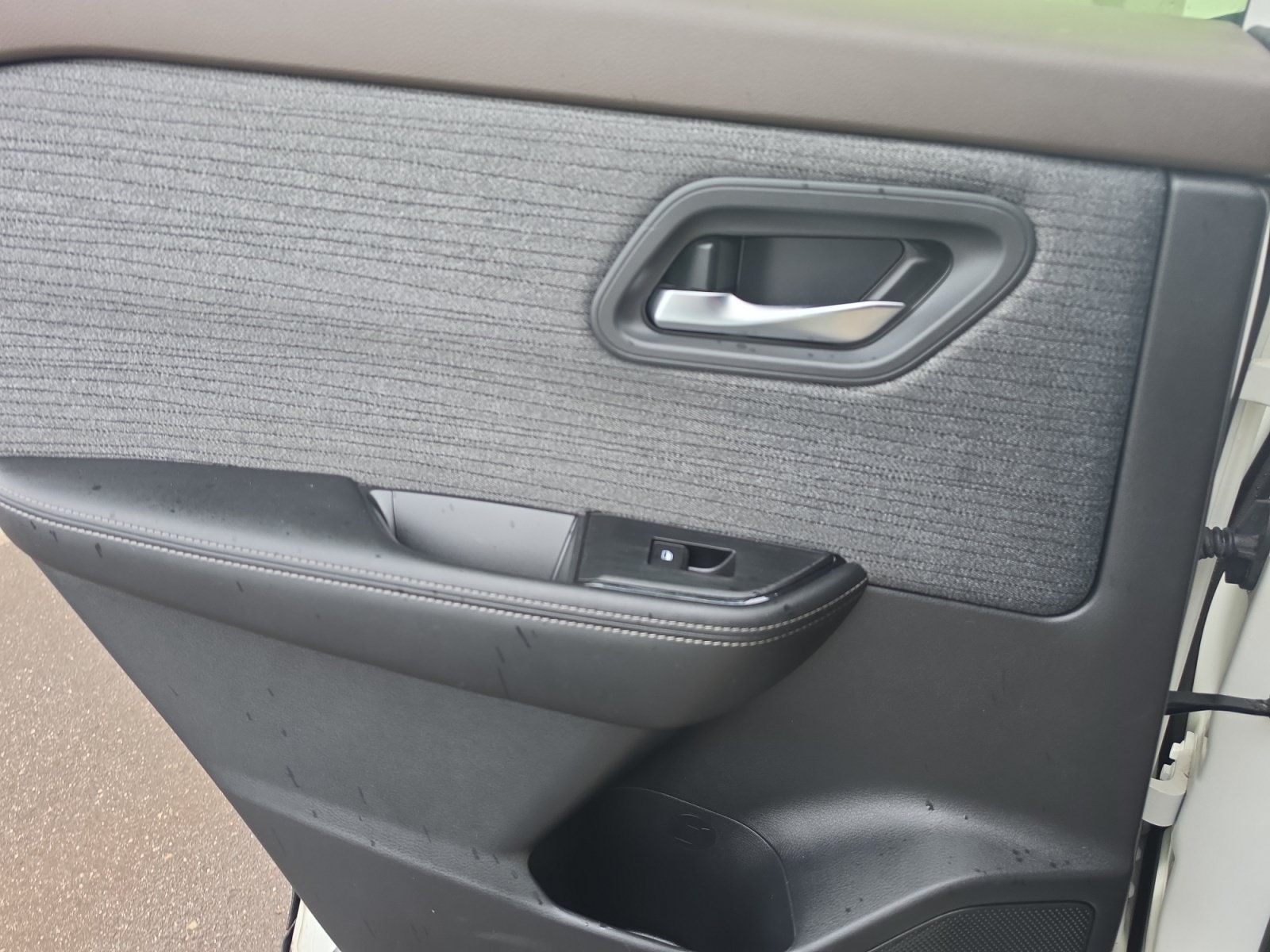 Used 2023 Nissan Rogue SV FWD image 23
