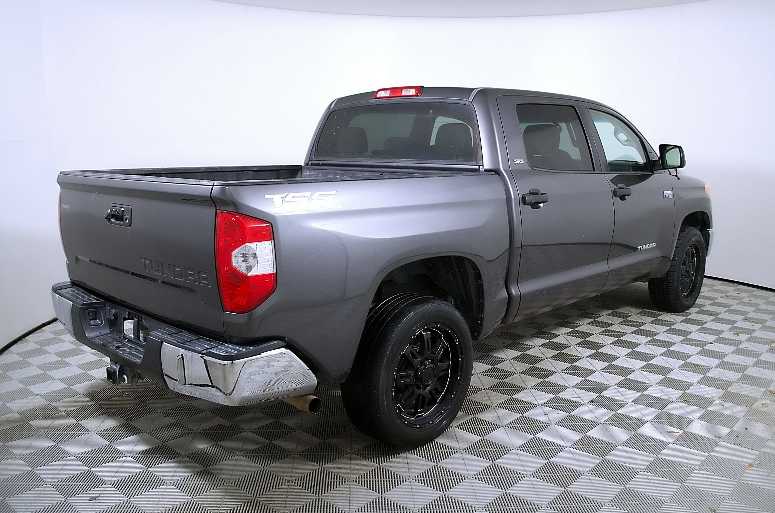 Used 2016 Toyota Tundra SR5 w/ SR5 Upgrade Package RWD image 7