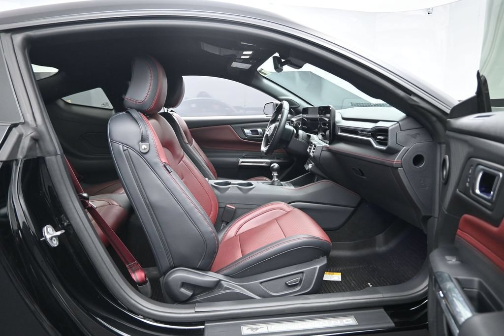 Used 2025 Ford Mustang GT Premium RWD image 29