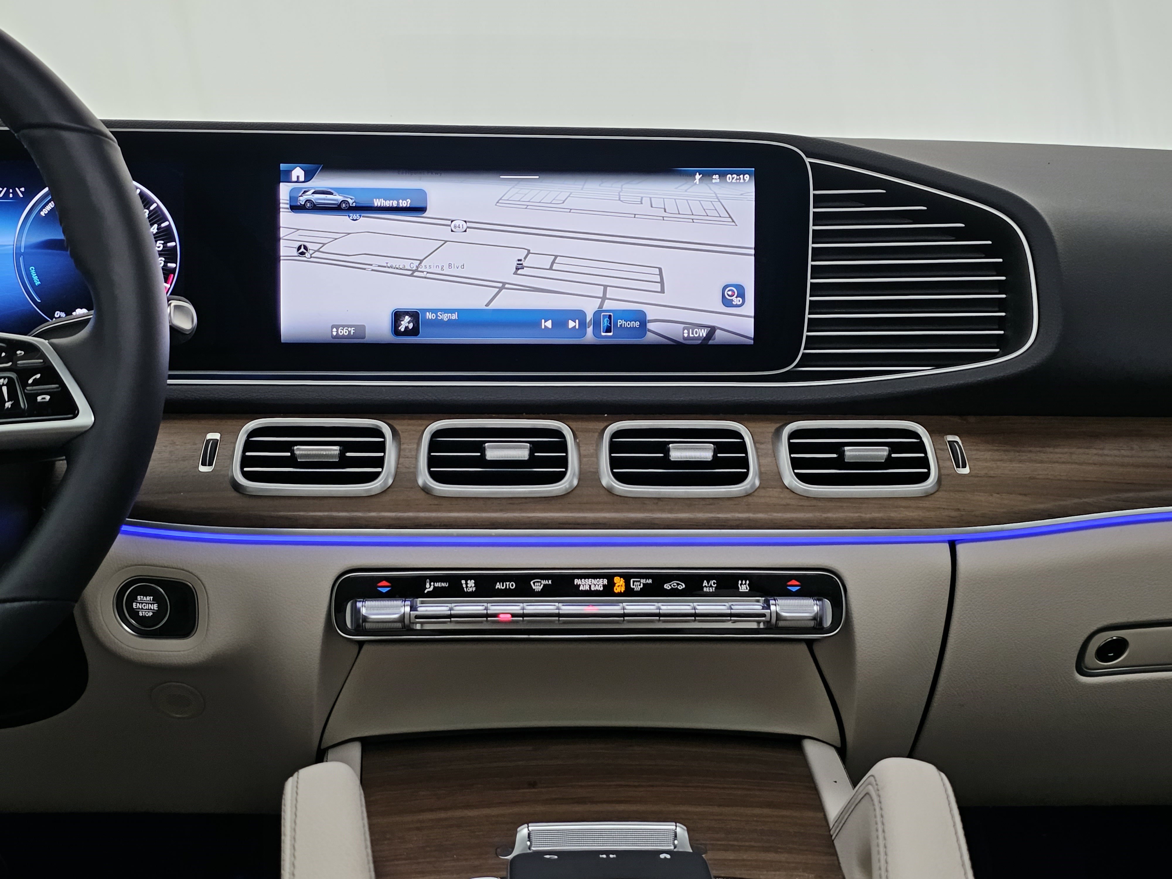 Used 2025 Mercedes-Benz GLE 450e 4MATIC image 36