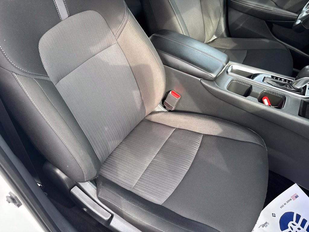 Used 2025 Nissan Sentra SV w/ All-Weather Package FWD image 29