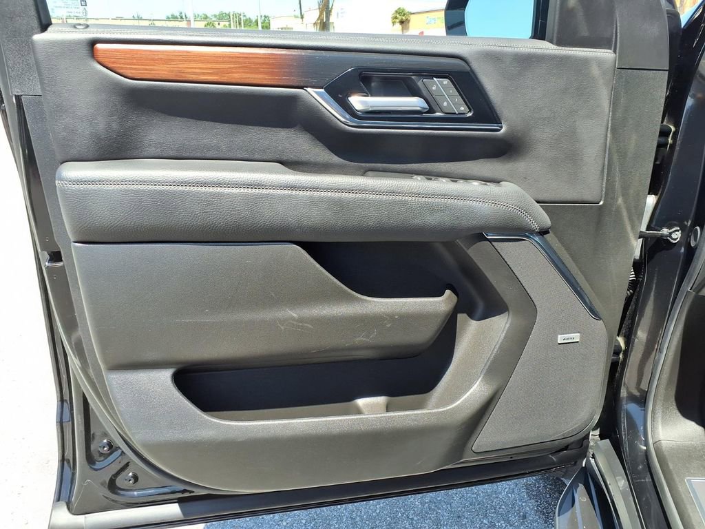 Used 2025 GMC Yukon XL Denali image 24