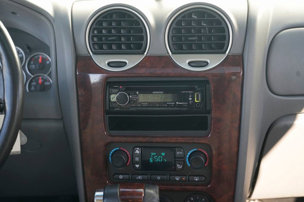 Used 2009 GMC Envoy Denali w/ Sun And 6-Disc Cd Package image 39