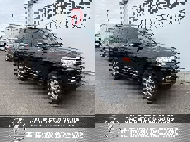 Used 2016 Toyota Land Cruiser image 2