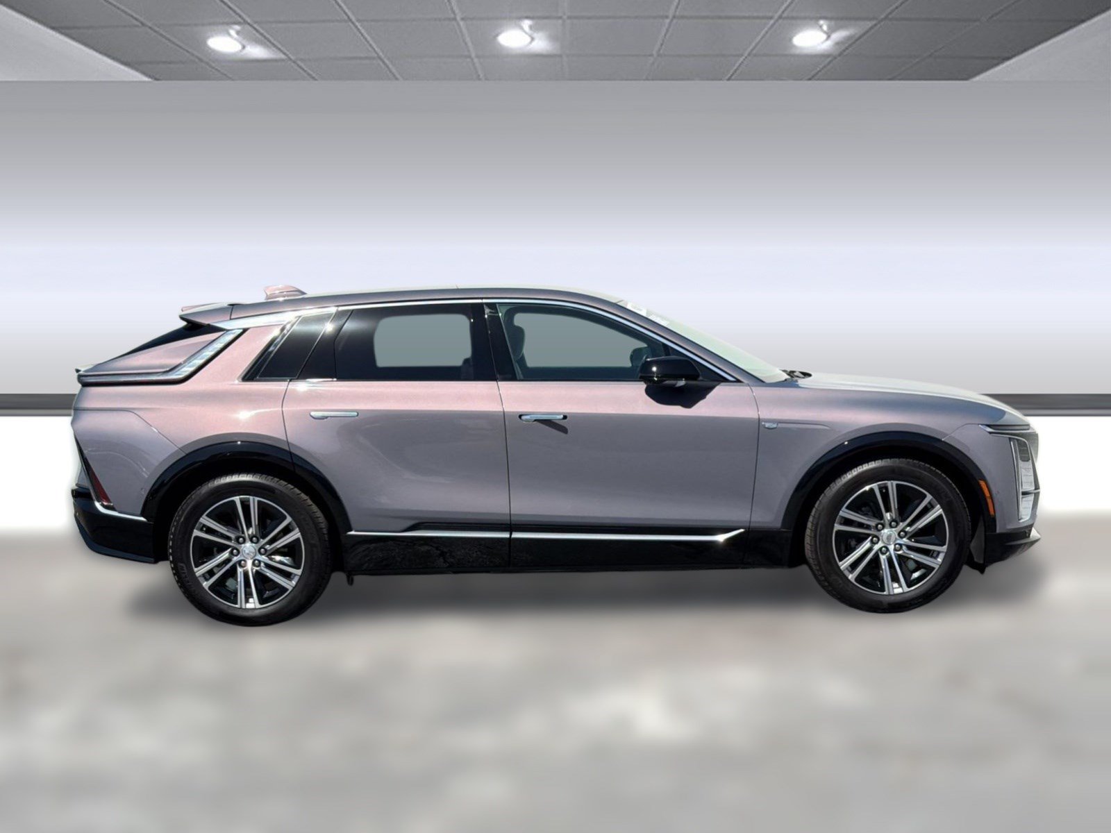 Used 2024 Cadillac Lyriq Luxury RWD image 7