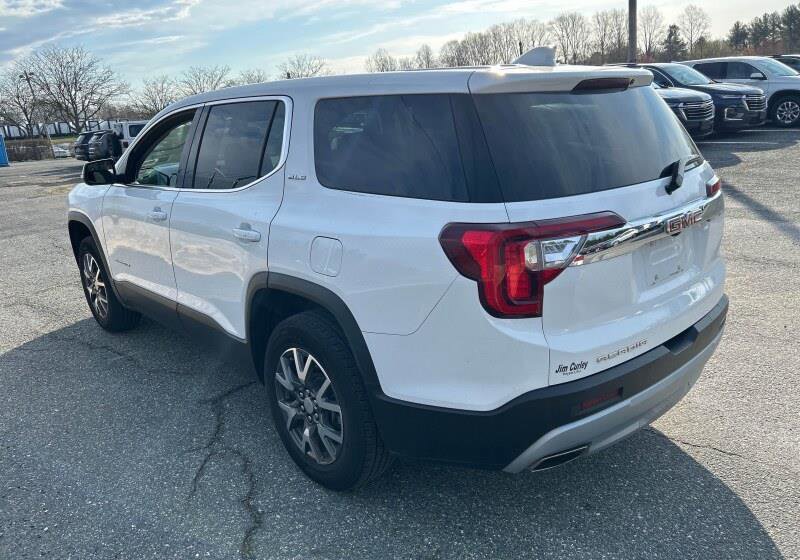 Used 2023 GMC Acadia SLE image 2