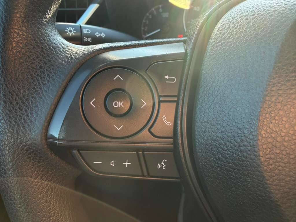 Used 2022 Toyota Corolla LE FWD image 15