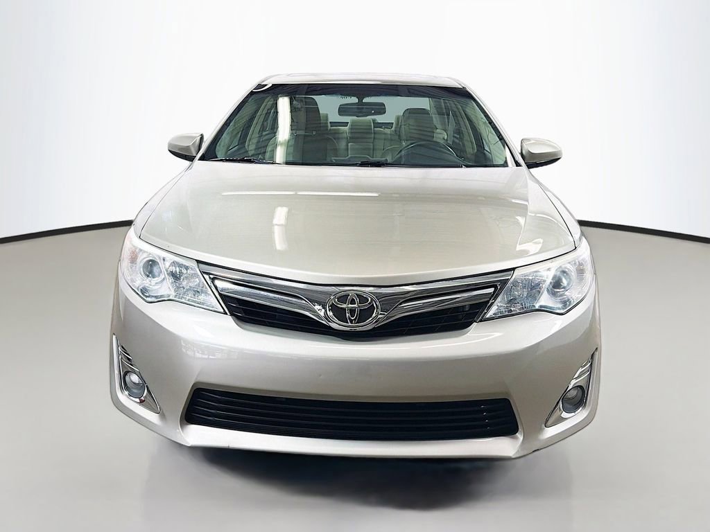 Used 2014 Toyota Camry XLE FWD image 2