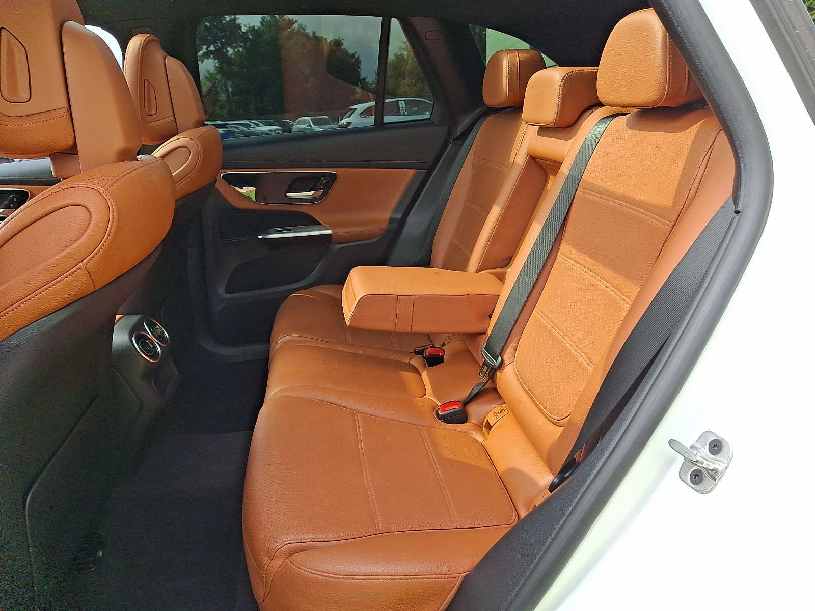 Used 2023 Mercedes-Benz GLC 300 4MATIC image 8