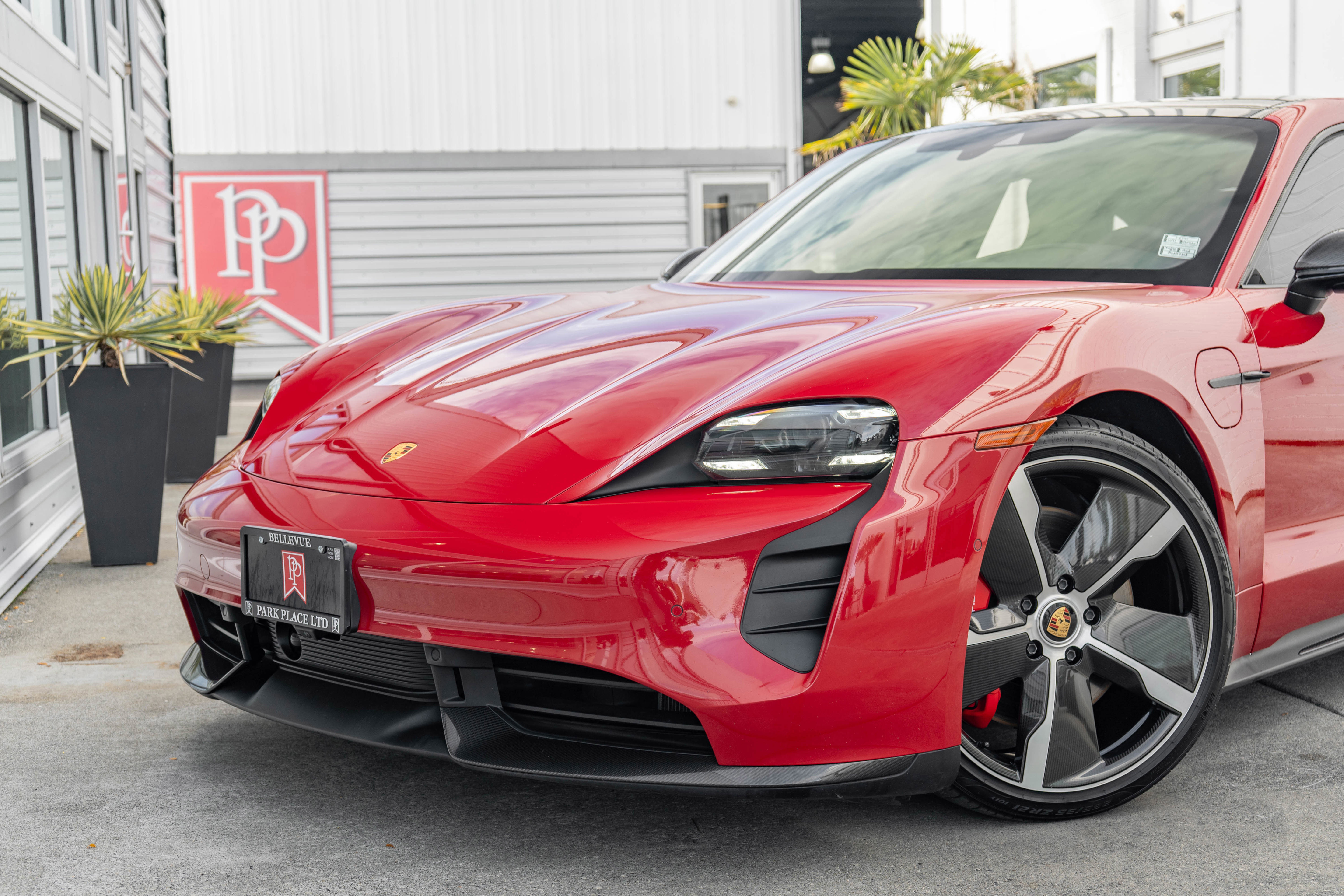 Used 2023 Porsche Taycan GTS image 4