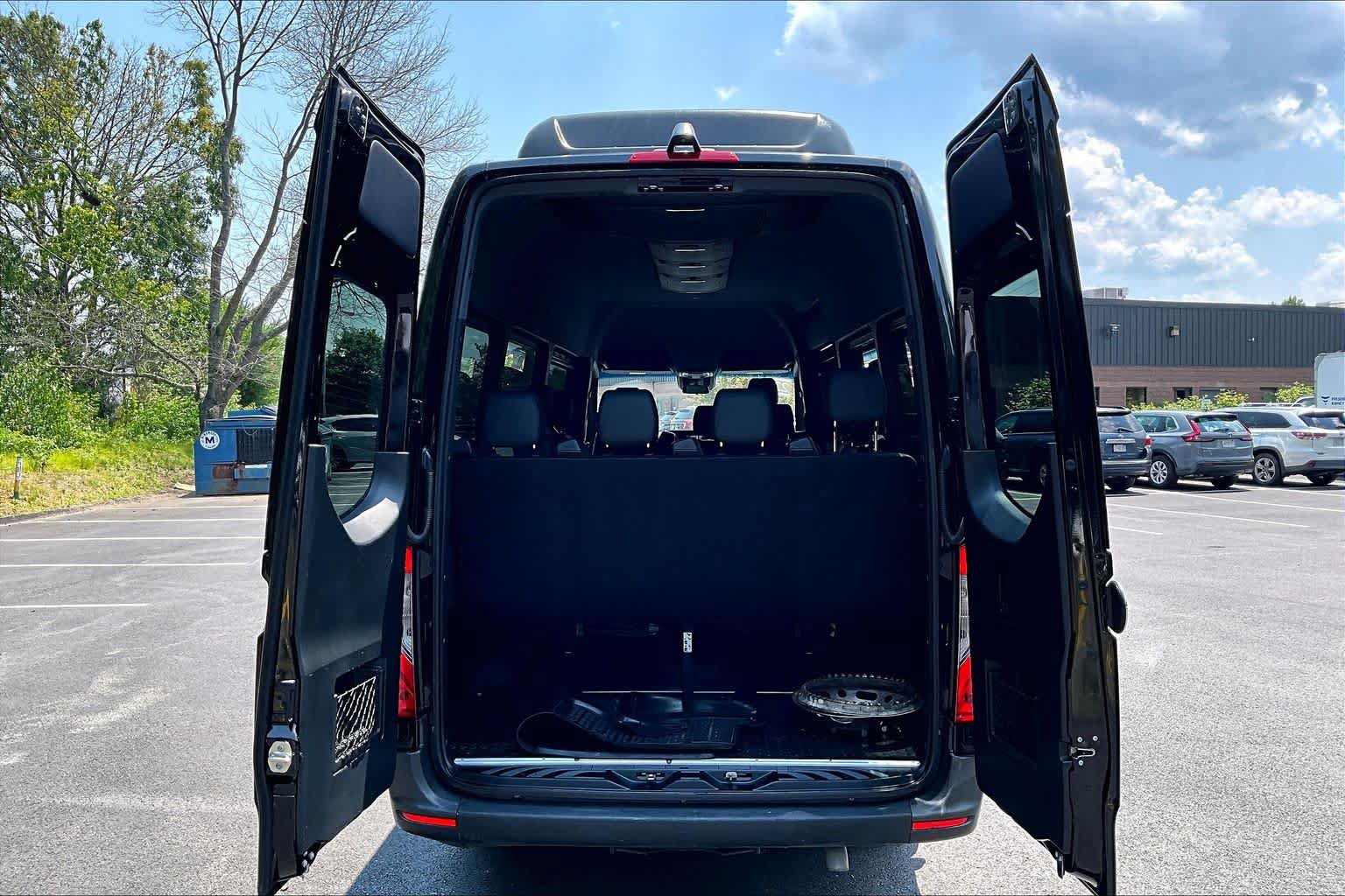 Used 2022 Mercedes-Benz Sprinter 2500 image 34