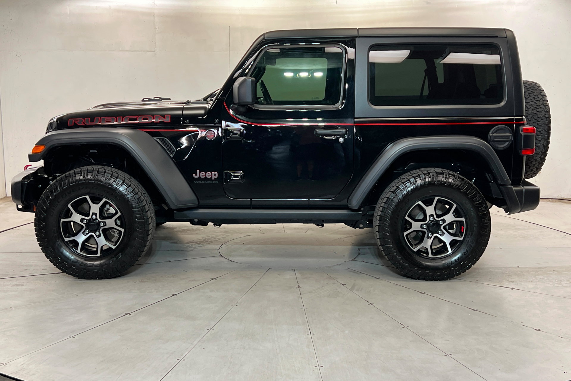 Used 2021 Jeep Wrangler Rubicon AWD/4WD image 2