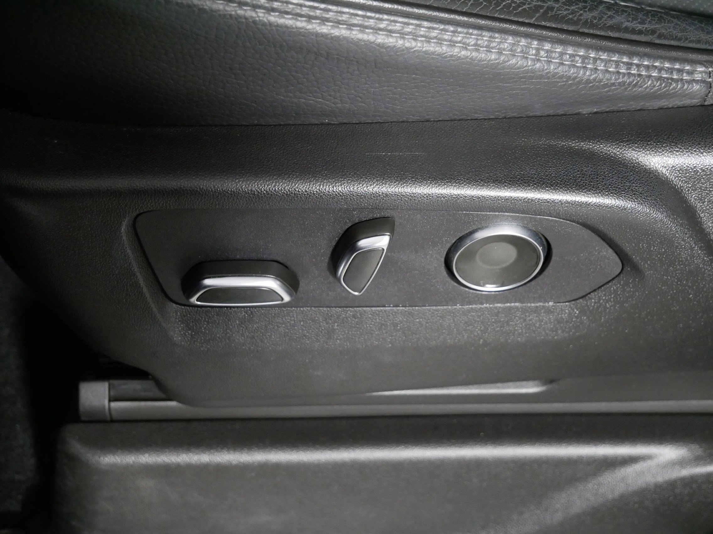 Used 2024 GMC Yukon XL Denali w/ Advanced Technology Package image 20