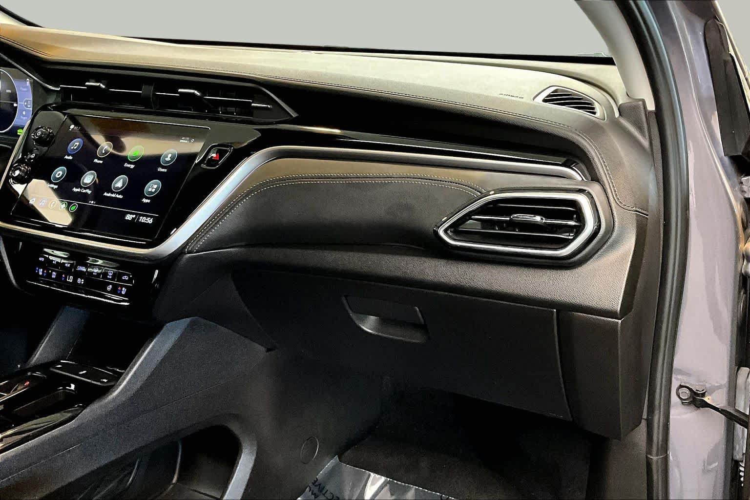 Used 2022 Chevrolet Bolt EUV LT w/ Convenience Package FWD image 16