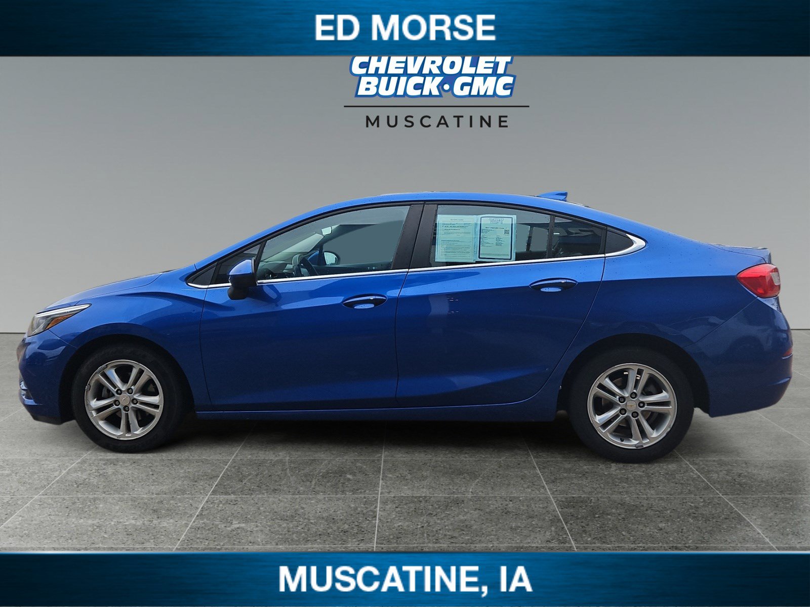 Used 2017 Chevrolet Cruze LT w/ Convenience Package FWD image 2
