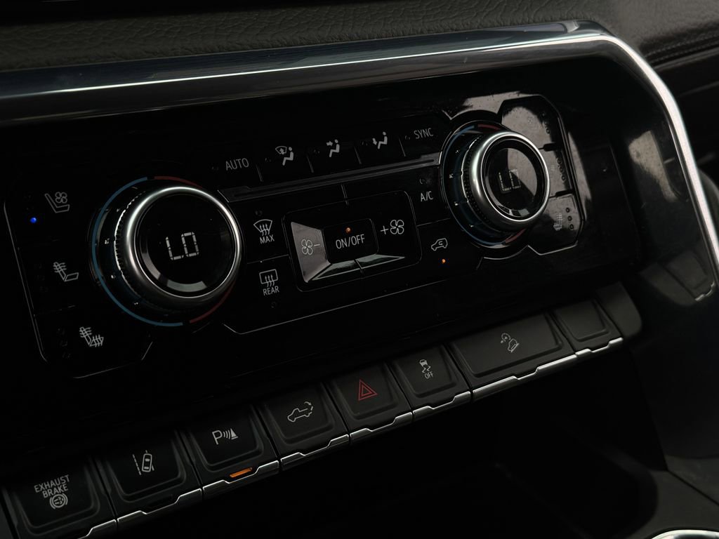 Used 2024 GMC Sierra 2500 Denali w/ Denali Reserve Package image 21