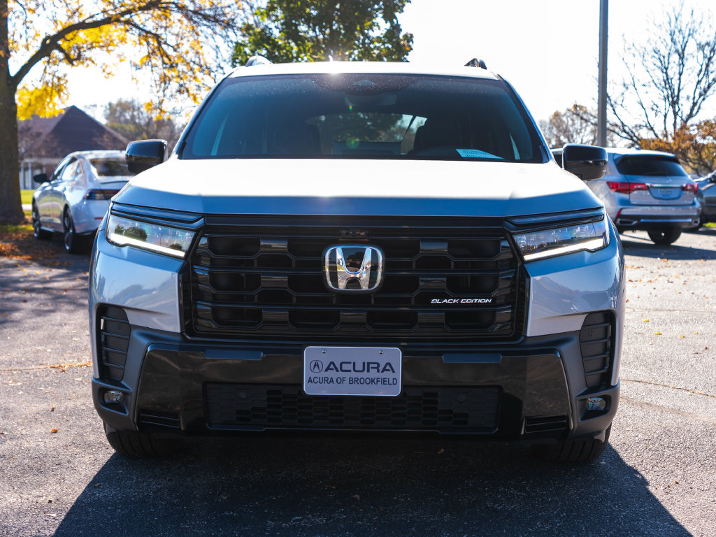 Used 2026 Honda Pilot Black Edition image 3