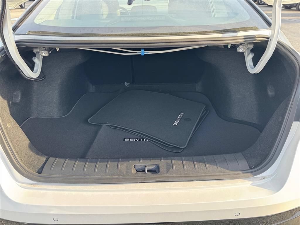 New 2026 Nissan Sentra SR w/ SR Premium Package FWD image 10