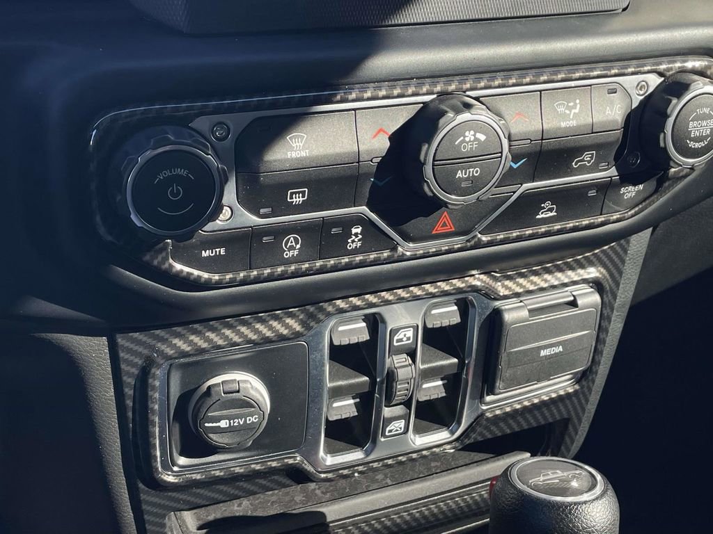 Certified 2023 Jeep Gladiator Sport image 38