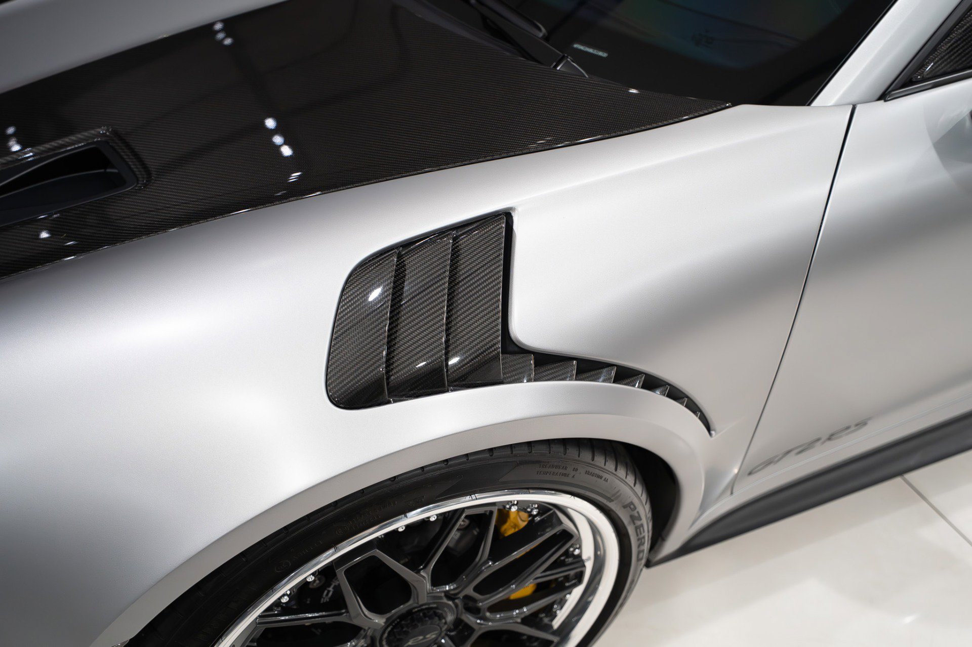 Used 2018 Porsche 911 GT2 RS image 54