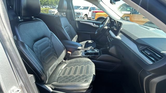 Certified 2023 Ford Escape Platinum w/ Premium Technology Package AWD/4WD image 11