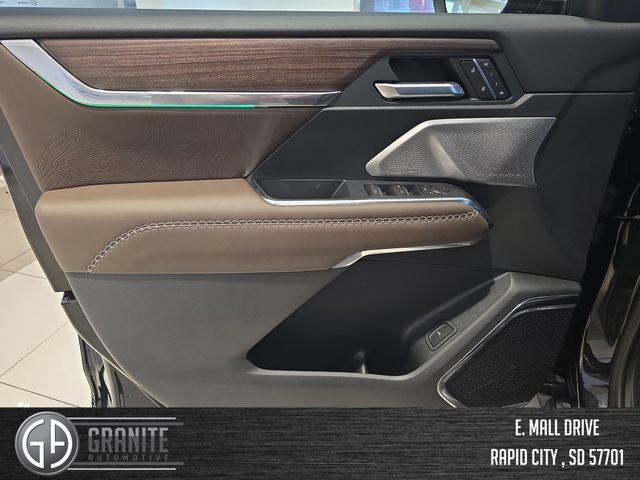 New 2026 GMC Acadia Denali Ultimate AWD/4WD image 11