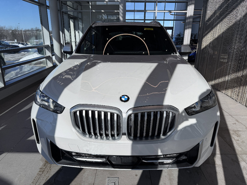 New 2026 BMW X5 xDrive40i w/ Climate Comfort Package image 2