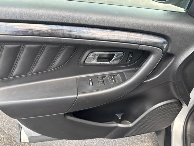 Used 2012 Ford Taurus Limited FWD image 22
